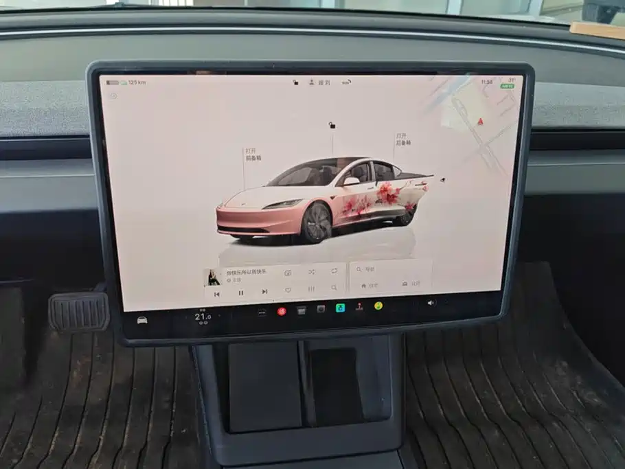Tesla Model 3 — фото 14