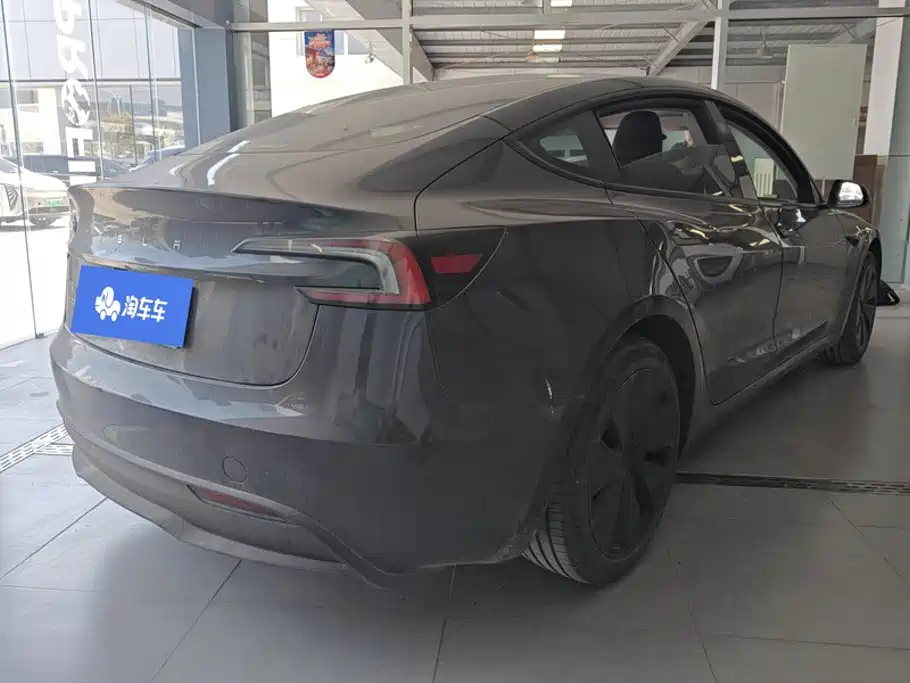 Tesla Model 3 — фото 3