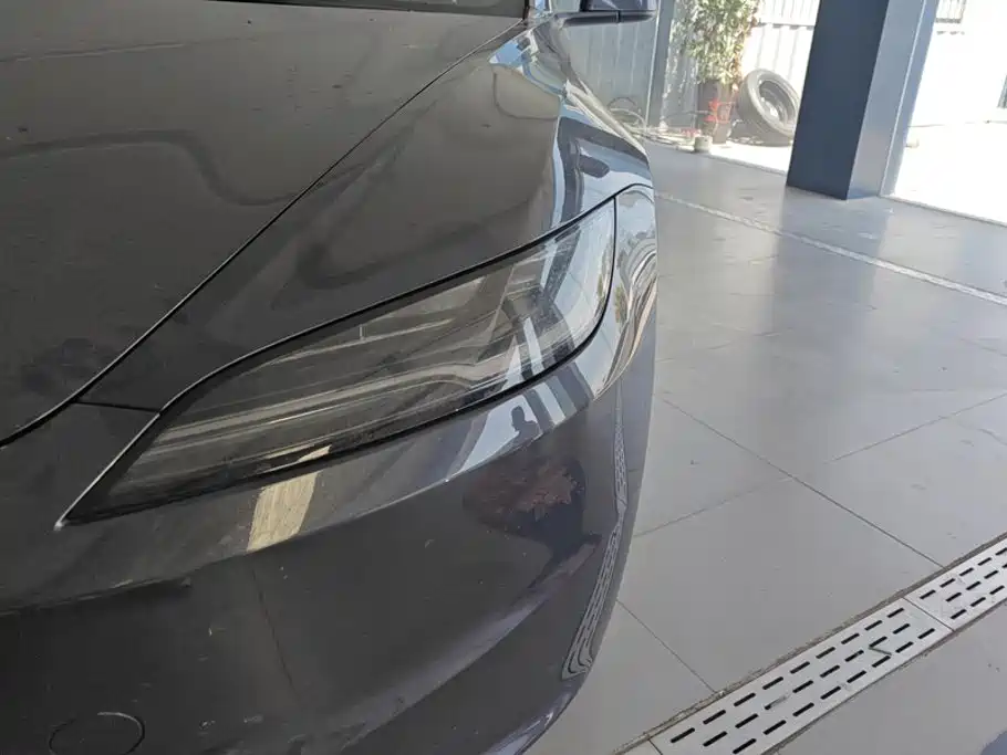 Tesla Model 3 — фото 5
