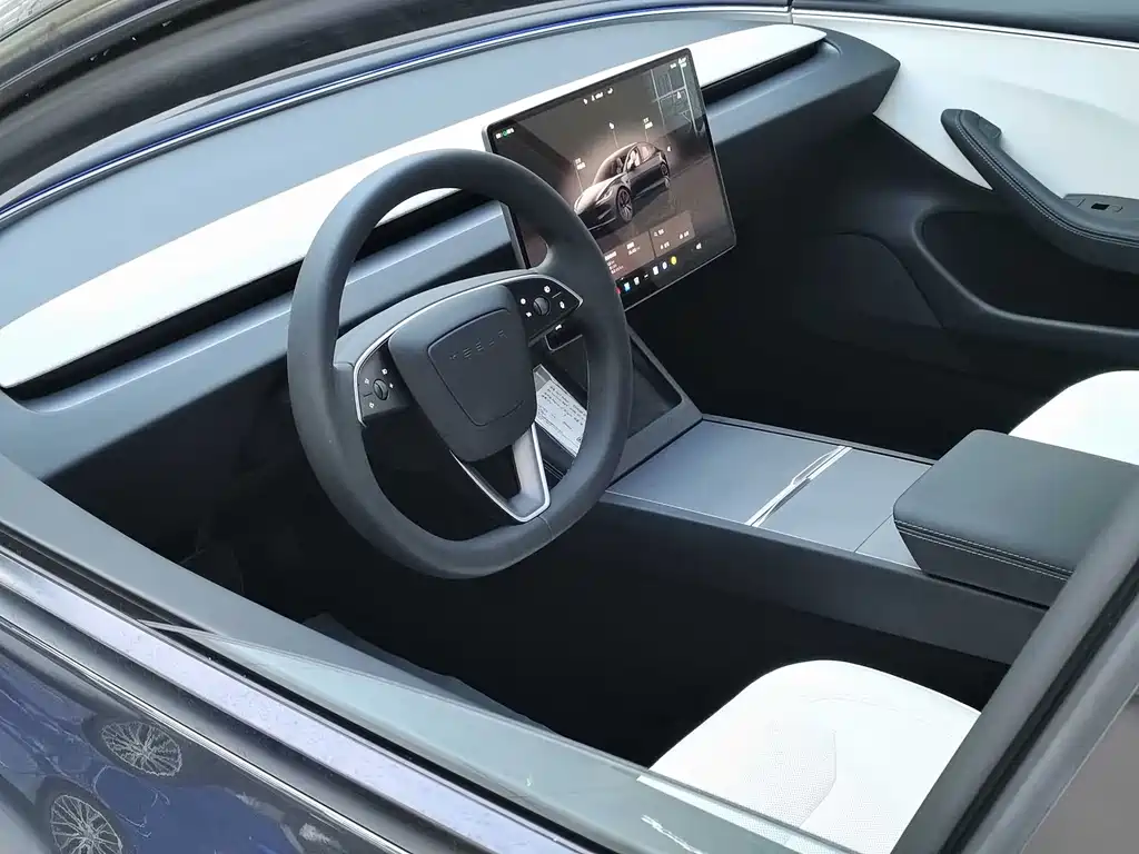 Tesla Model 3 — фото 11