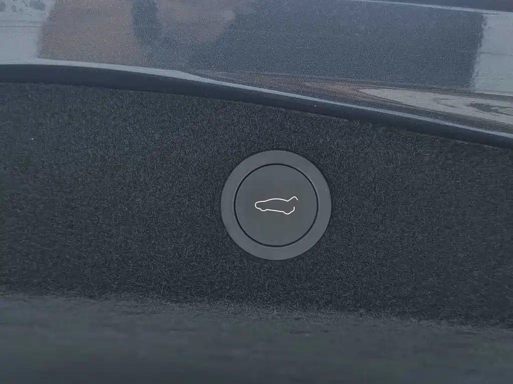Tesla Model 3 — фото 26