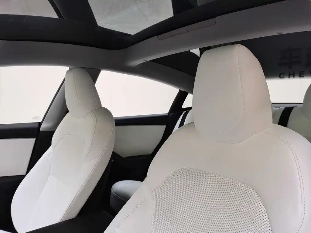 Tesla Model 3 — фото 9
