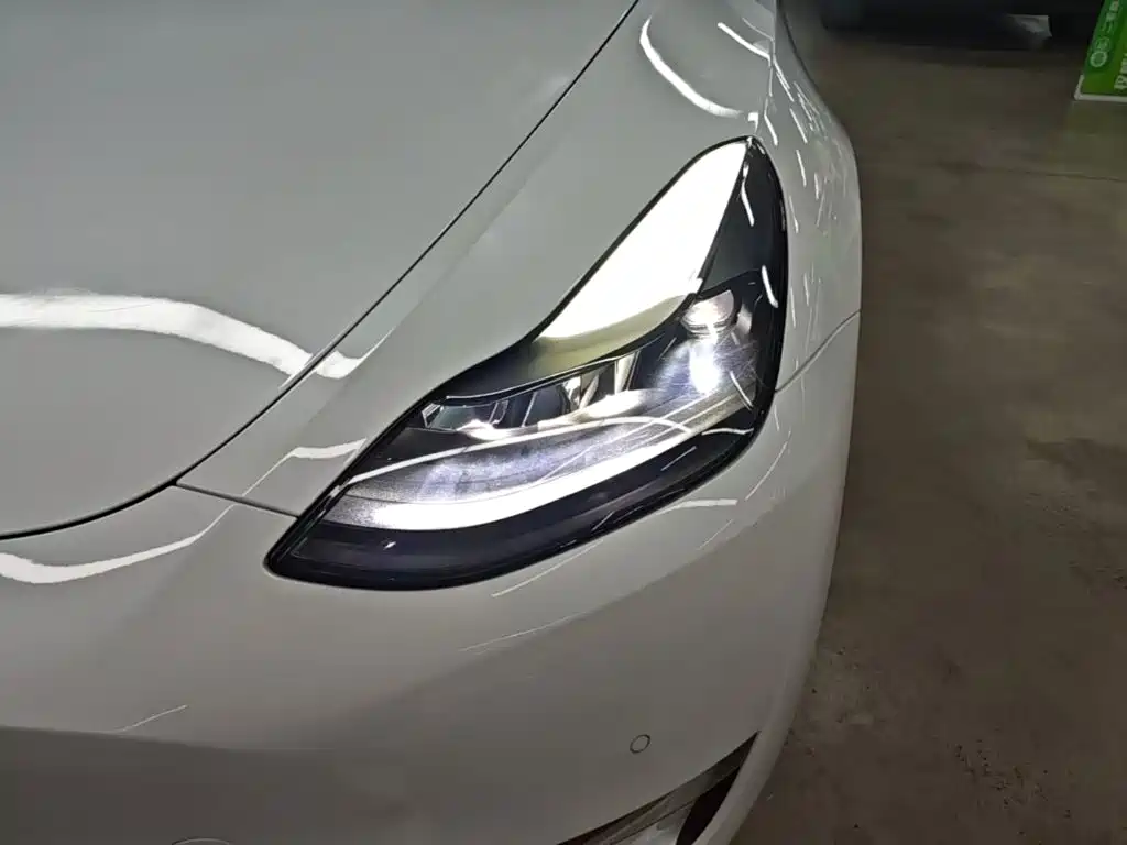 Tesla Model Y — фото 24