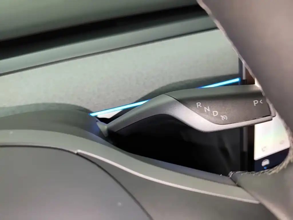 Tesla Model Y — фото 14