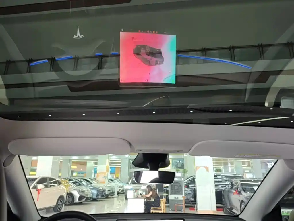 Tesla Model Y — фото 18