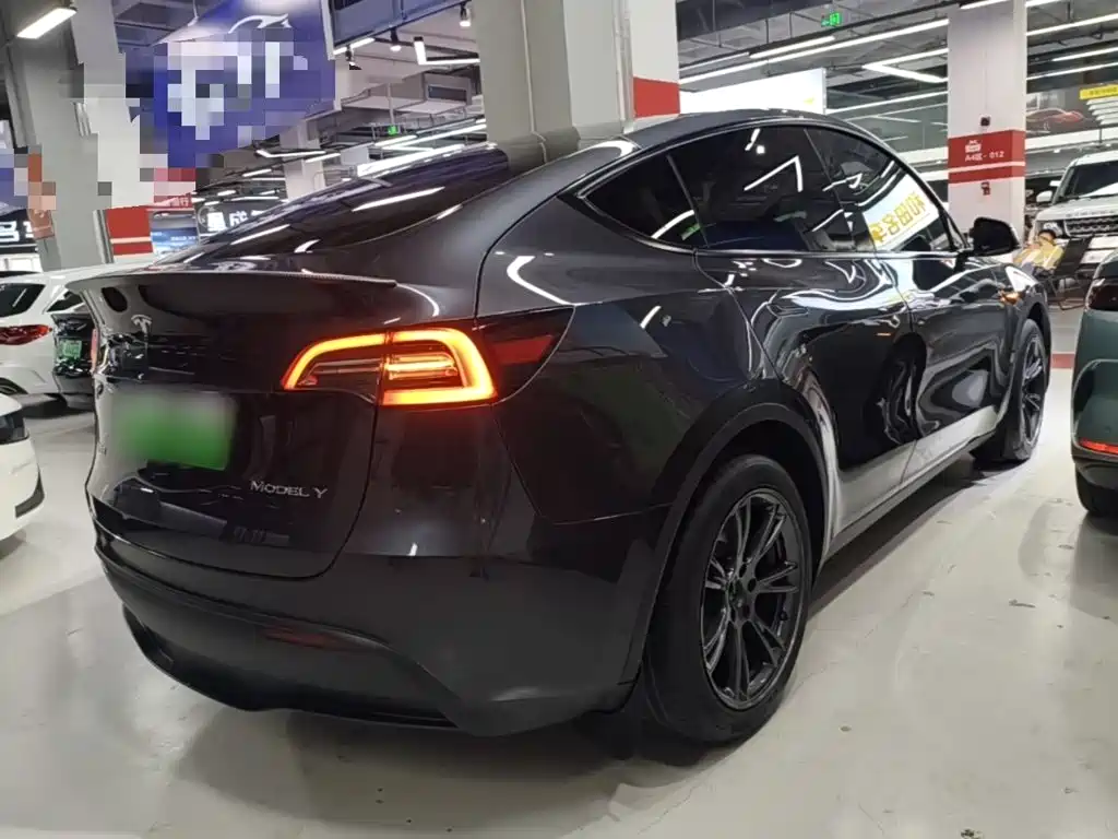 Tesla Model Y — фото 7