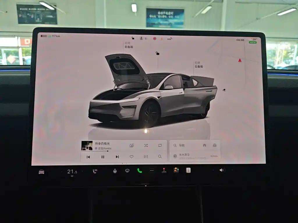 Tesla Model Y — фото 13