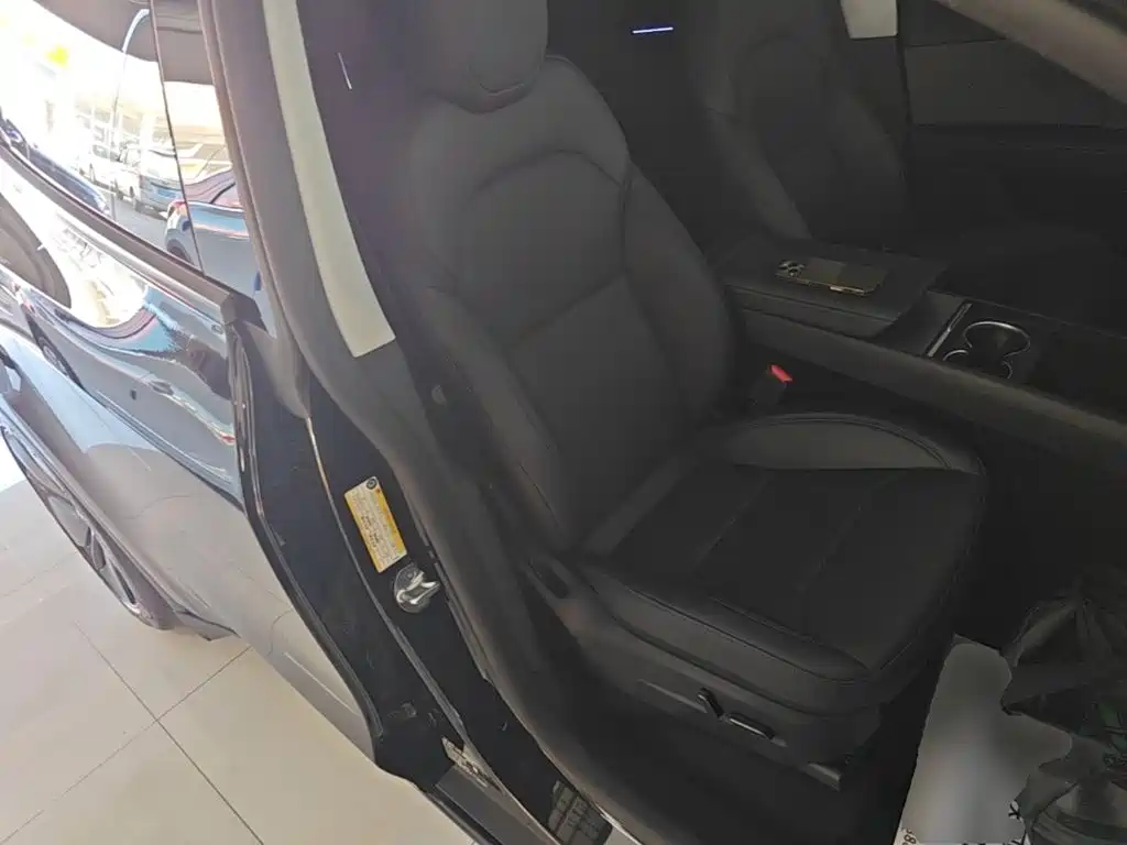 Tesla Model Y — фото 25