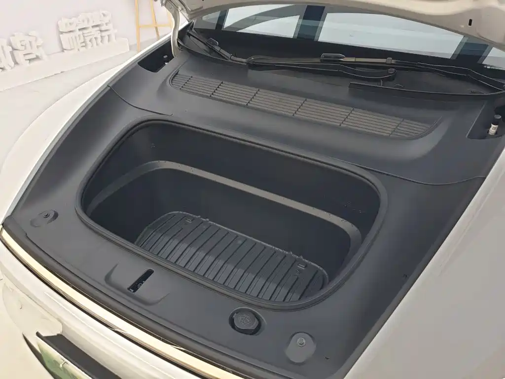 Tesla Model Y — фото 23