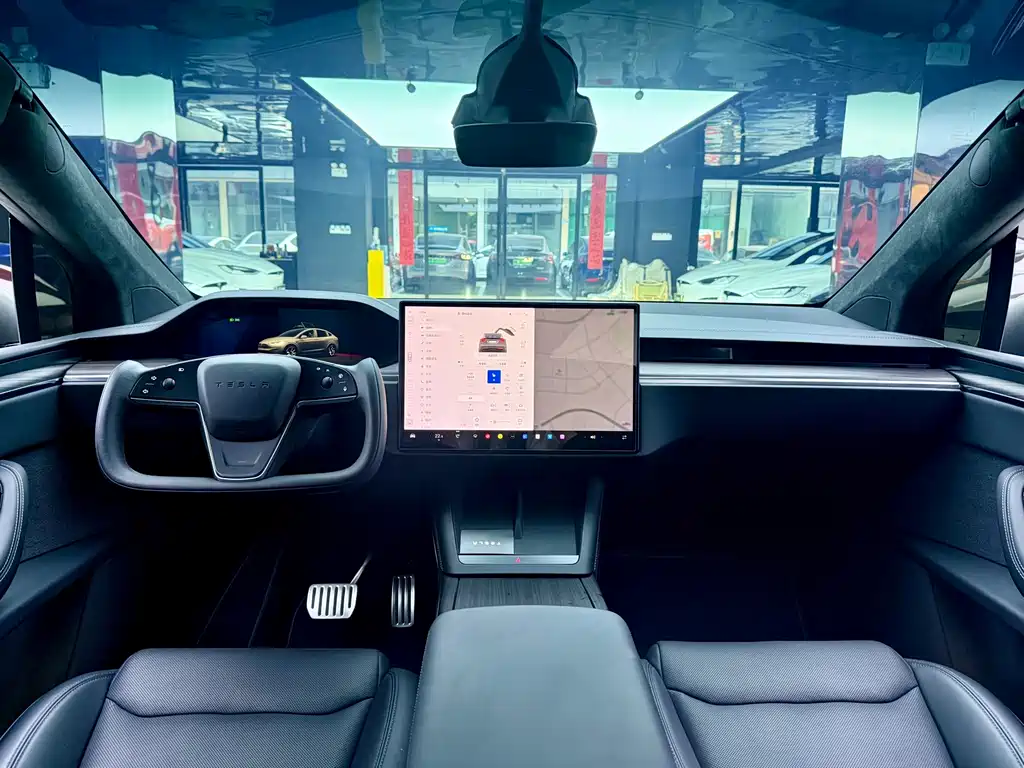 Tesla Model X — фото 7