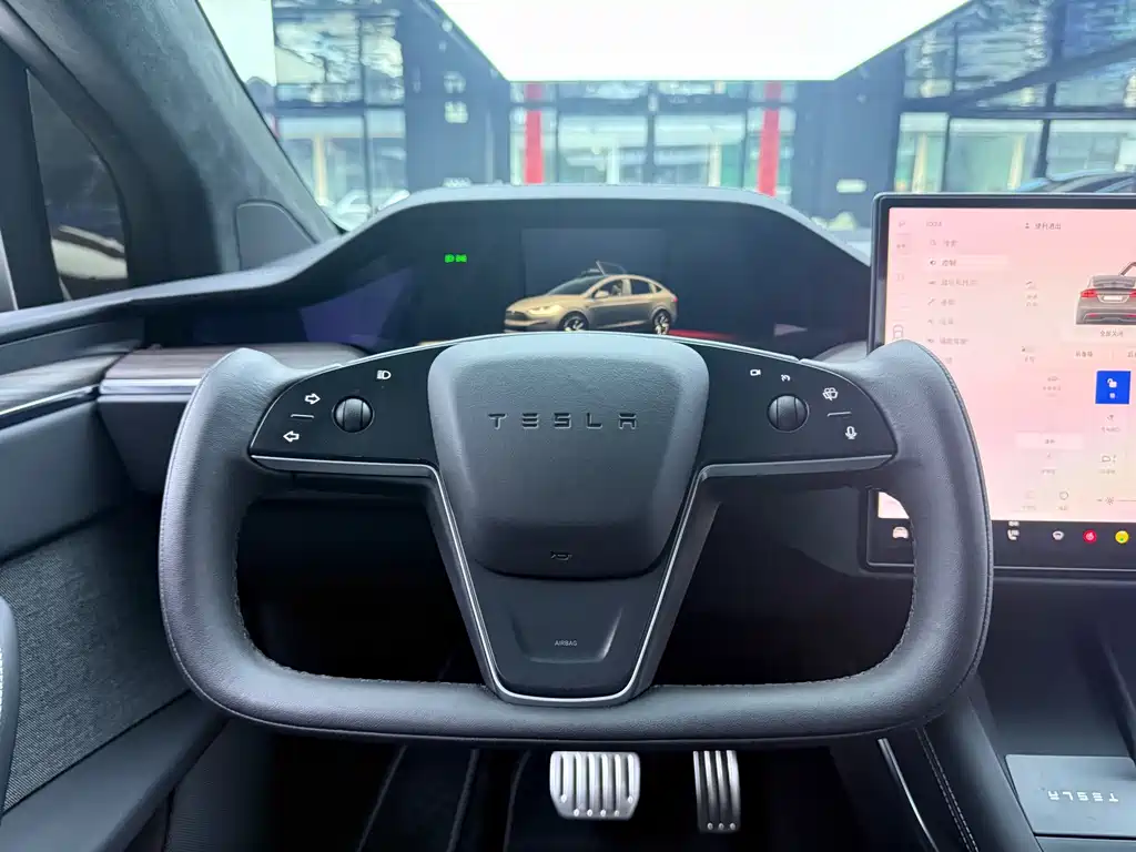 Tesla Model X — фото 8