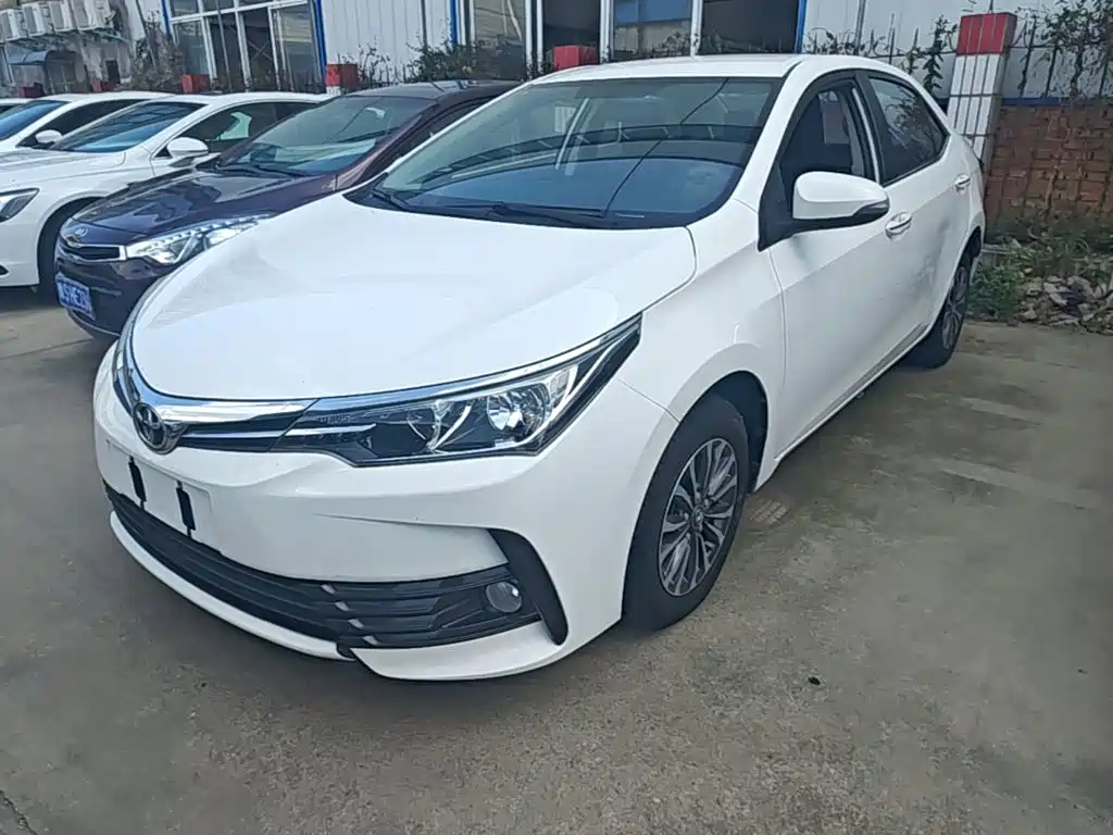 Toyota Corolla — фото 2