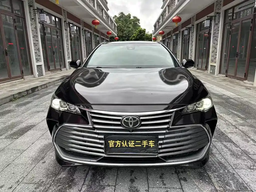 Toyota Avalon — фото 2
