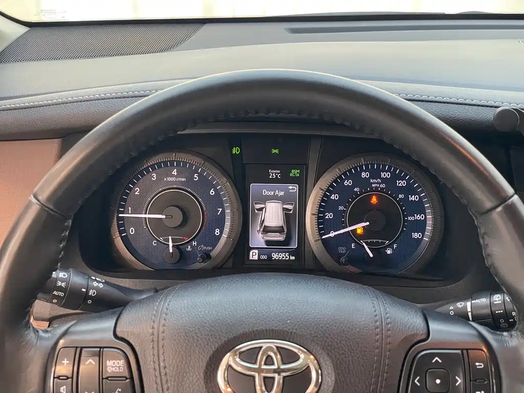 Toyota Sienna — фото 28