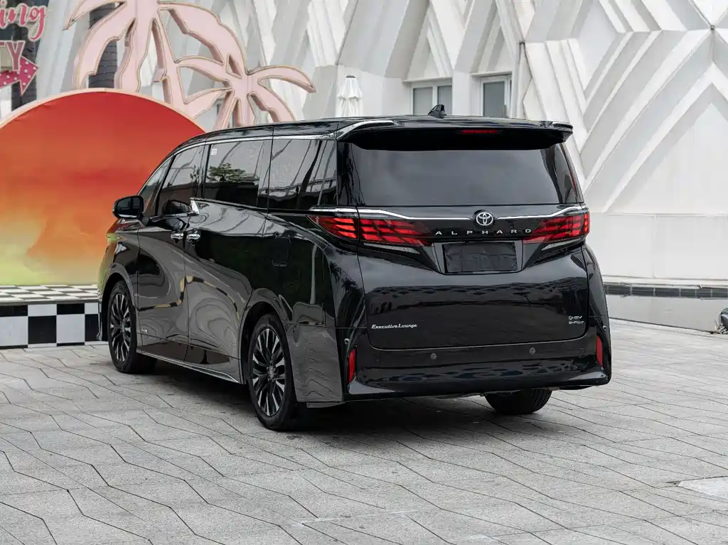 Toyota Alphard — фото 6