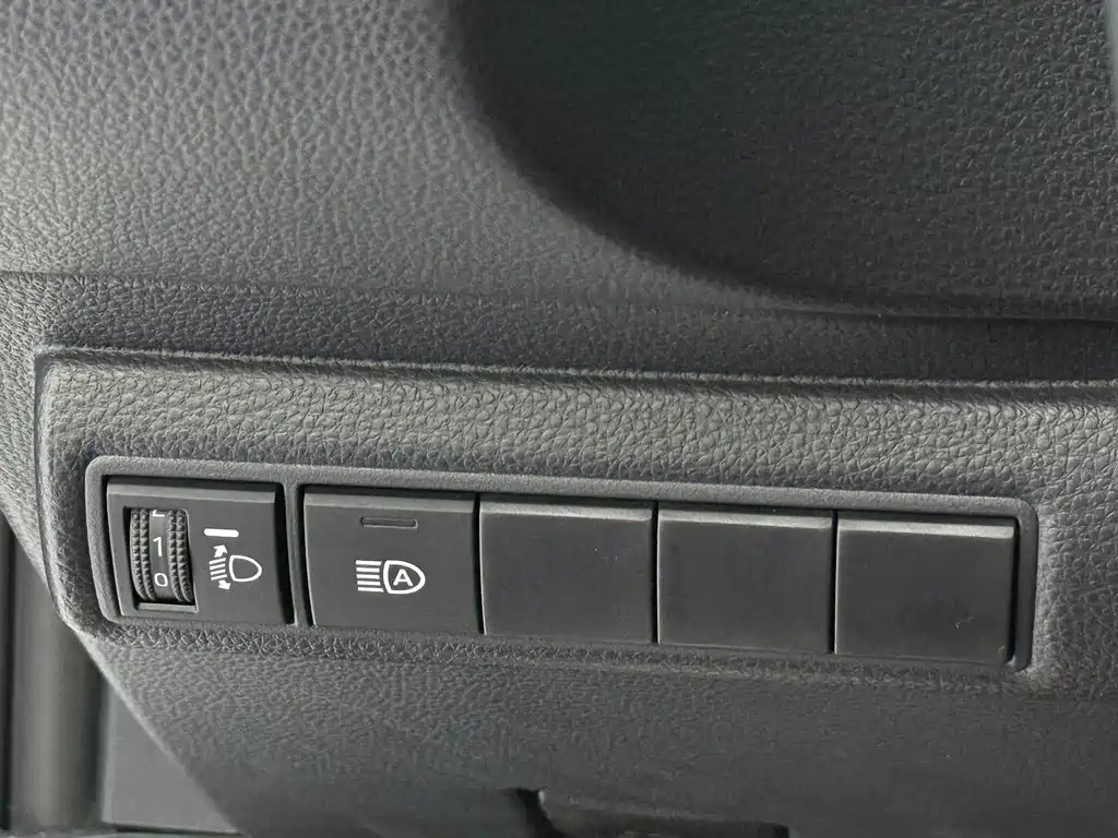 Toyota Corolla — фото 19