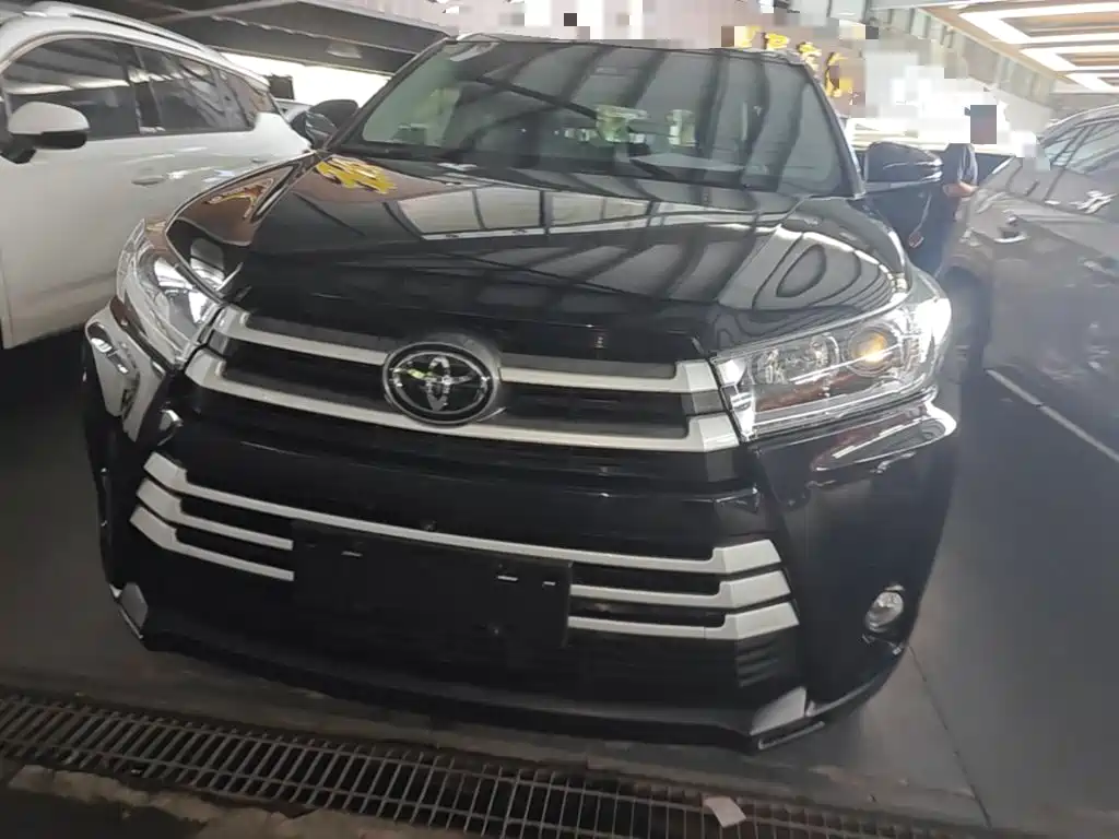 Toyota Highlander — фото 3