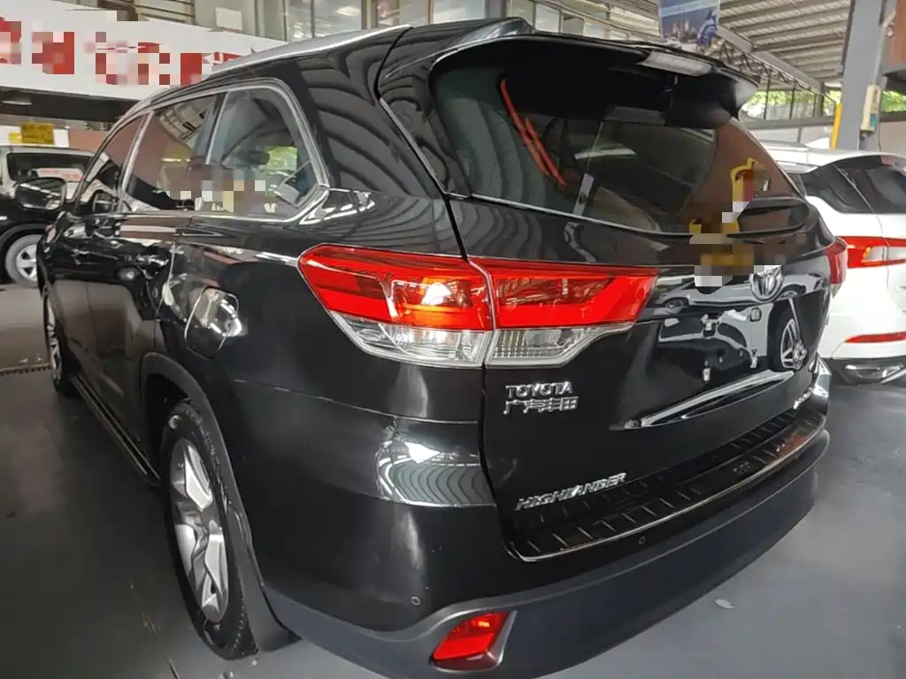 Toyota Highlander — фото 5