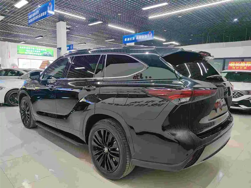 Toyota Highlander — фото 4