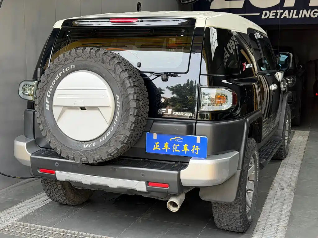 Toyota FJ Cruiser — фото 15