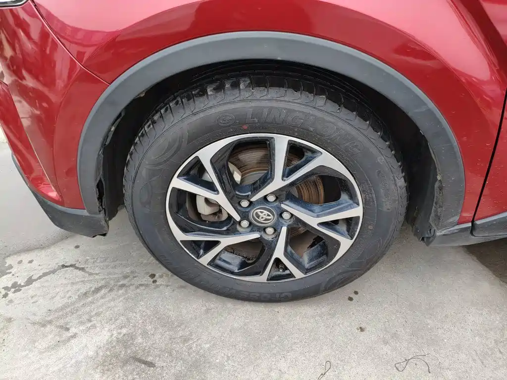 Toyota C-HR — фото 23