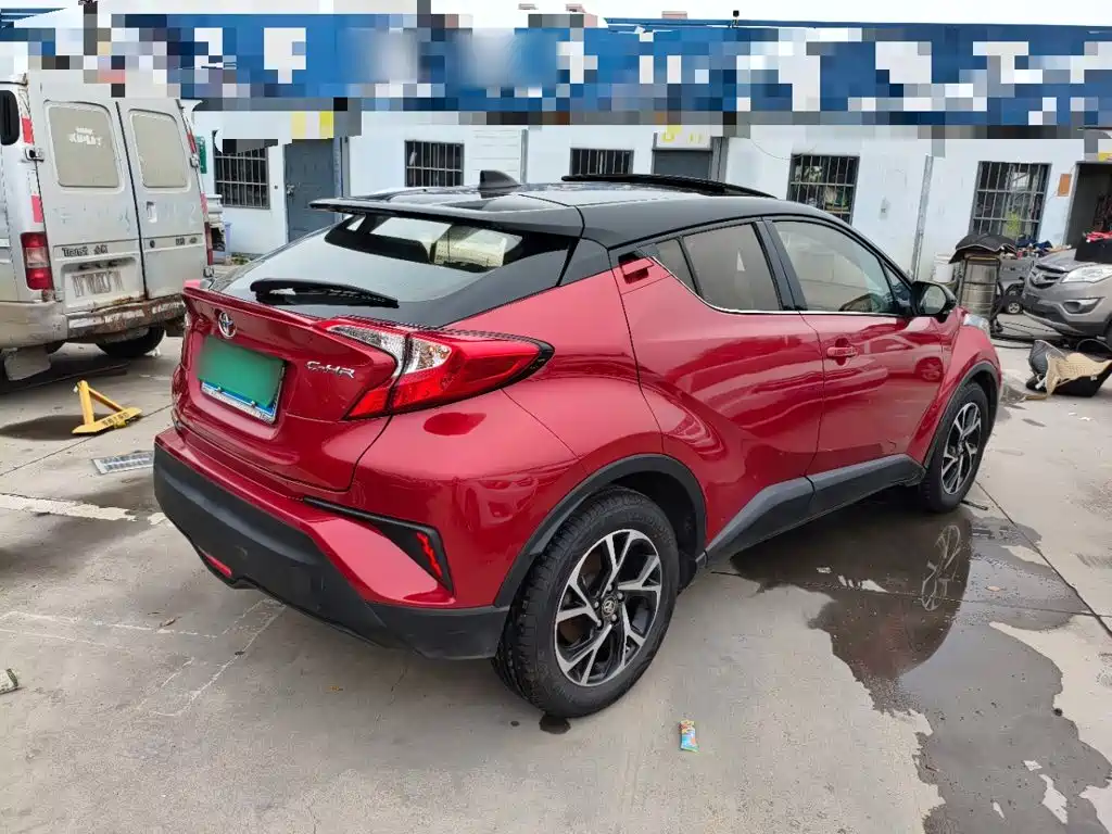 Toyota C-HR — фото 7