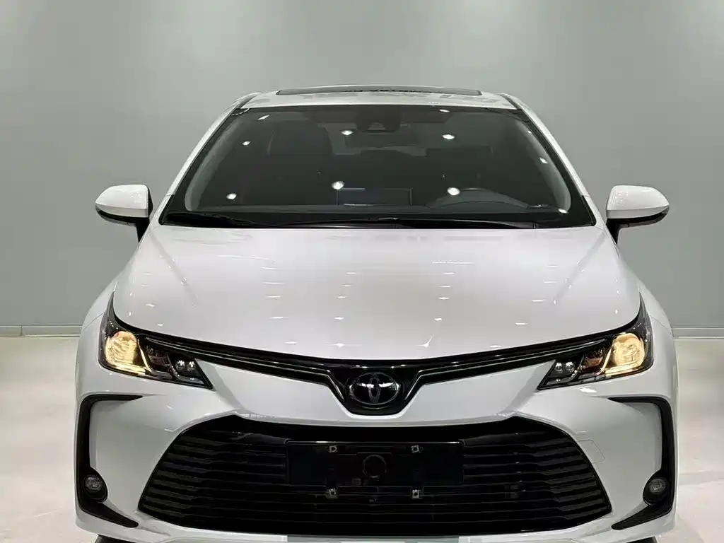 Toyota Corolla — фото 2