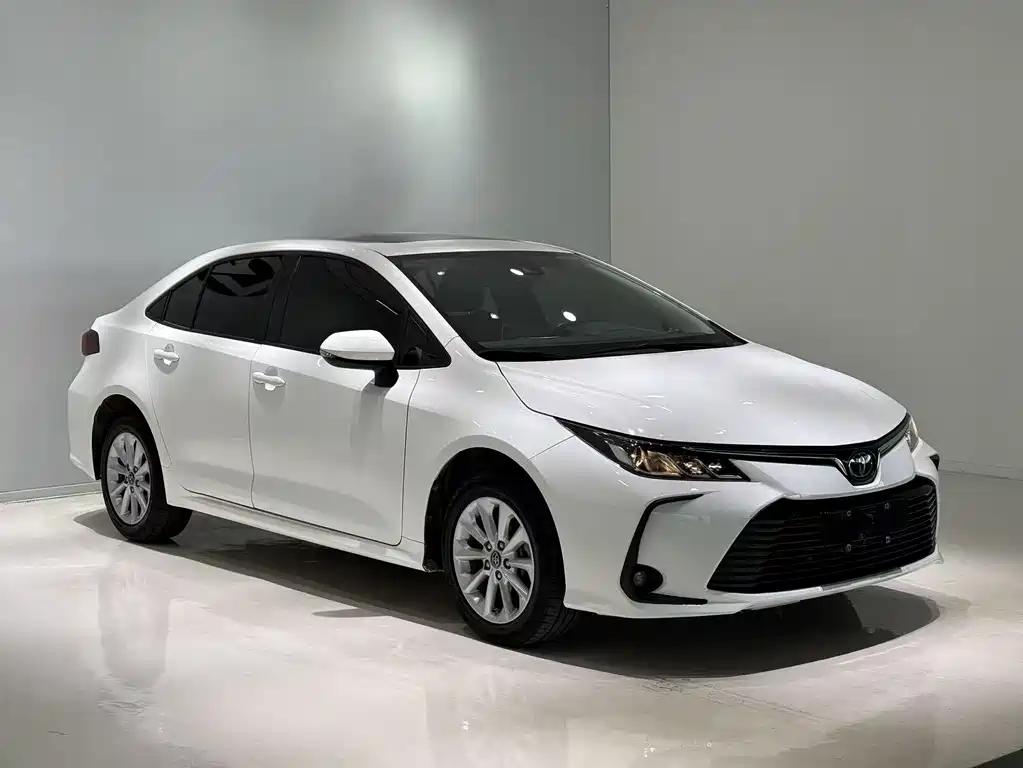 Toyota Corolla — фото 3