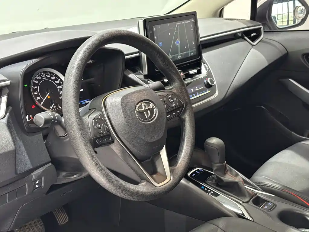 Toyota Corolla — фото 10