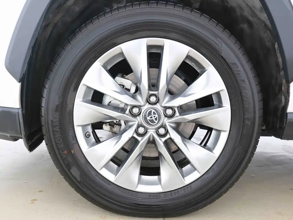 Toyota Wildlander — фото 13