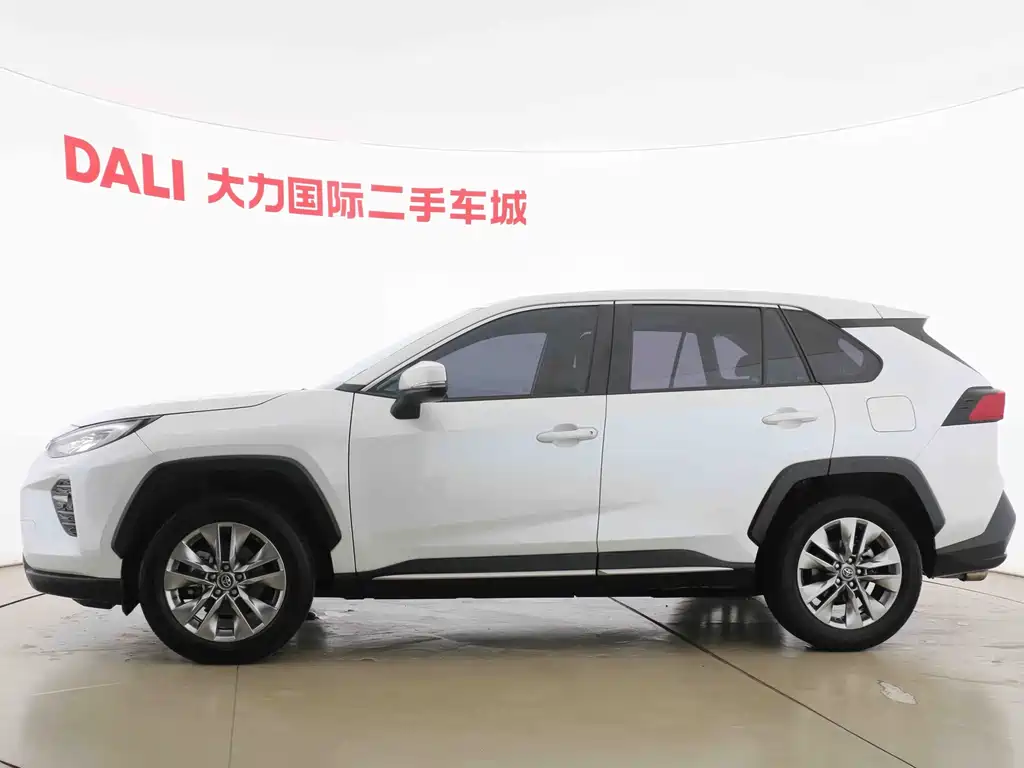 Toyota Wildlander — фото 5