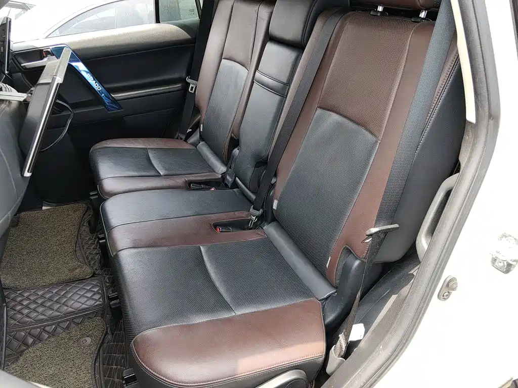 Toyota Prado — фото 13