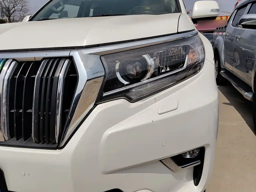 Toyota Prado — фото 18