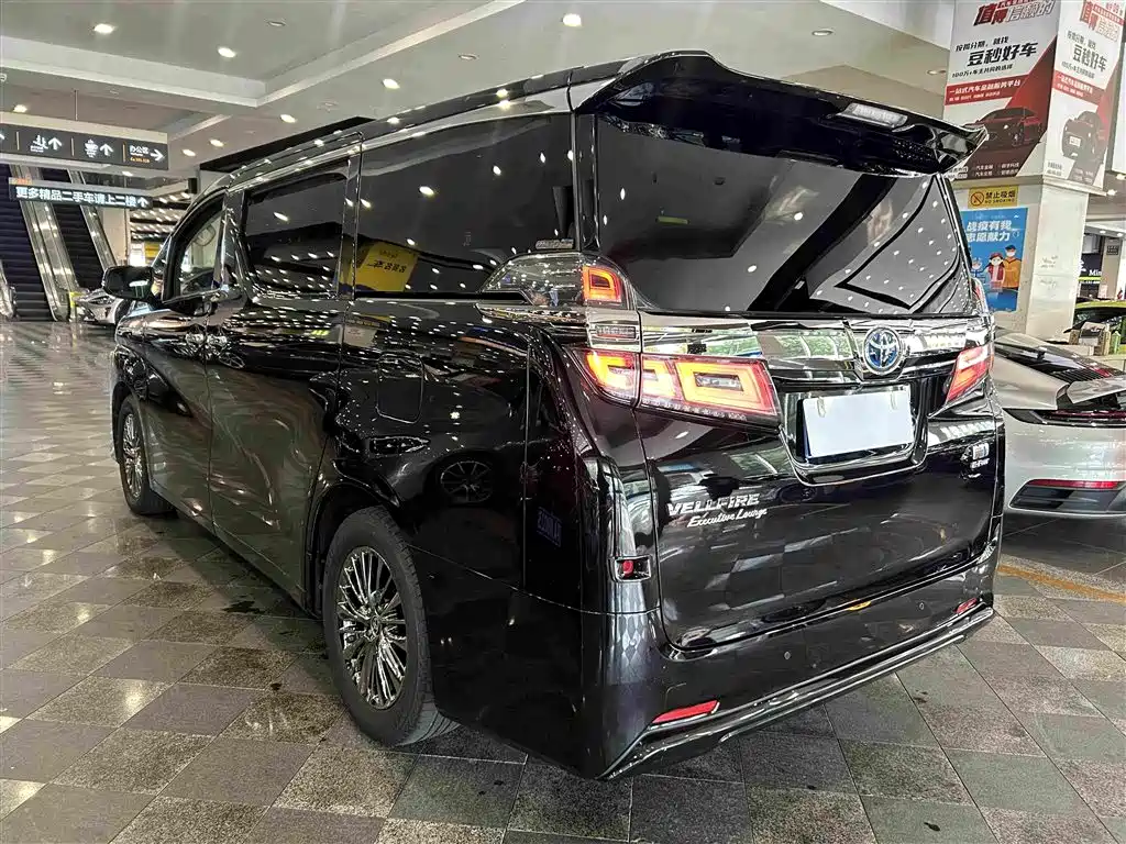 Toyota Vellfire — фото 10
