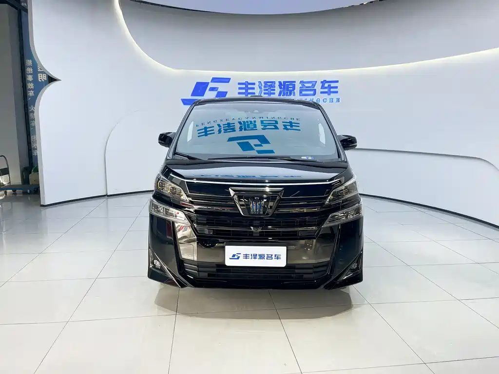 Toyota Vellfire — фото 2