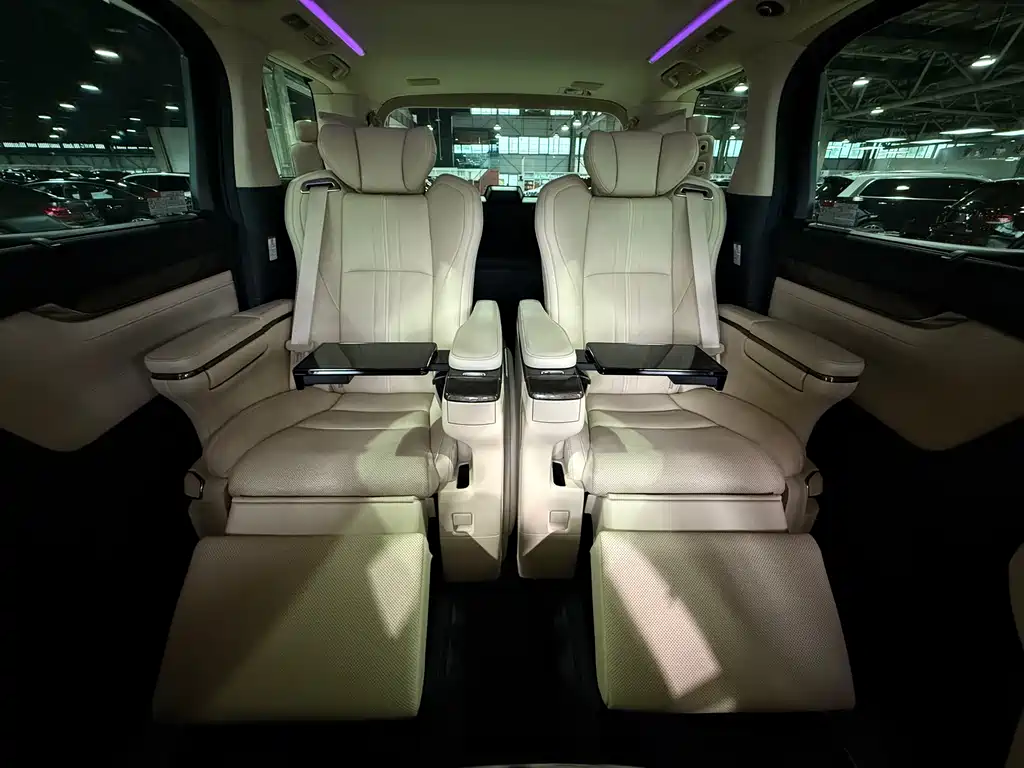 Toyota Vellfire — фото 13