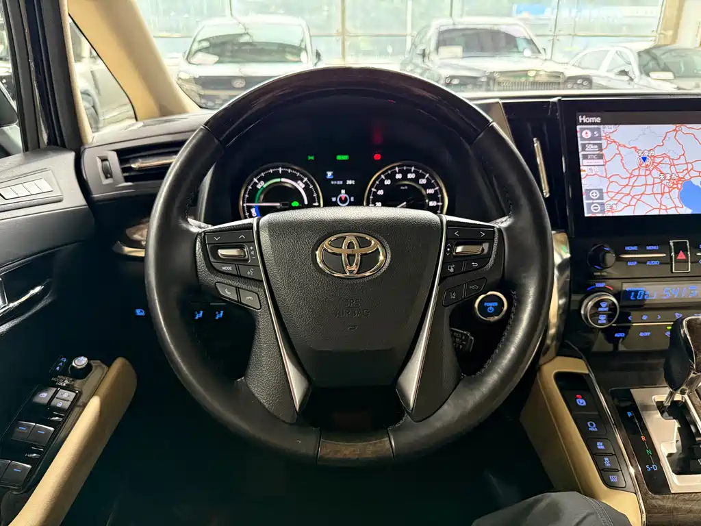 Toyota Vellfire — фото 14