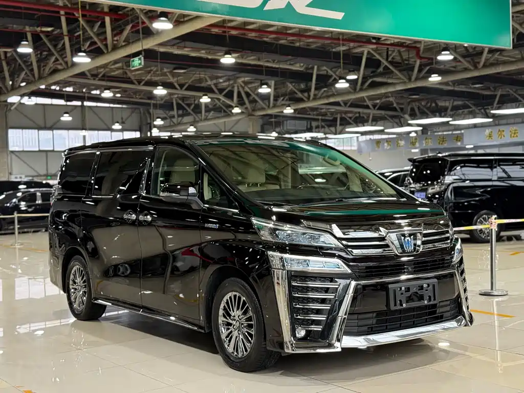 Toyota Vellfire — фото 3