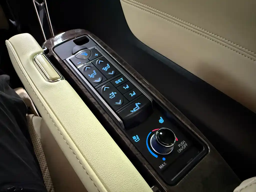 Toyota Vellfire — фото 21
