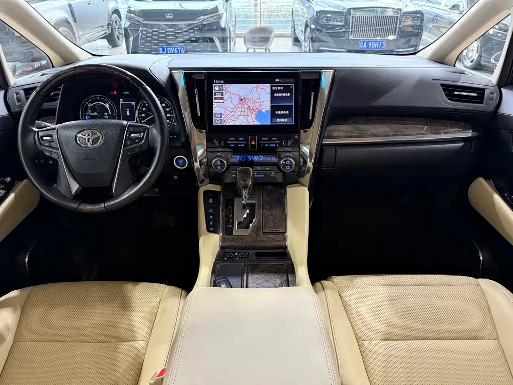 Toyota Vellfire — фото 23