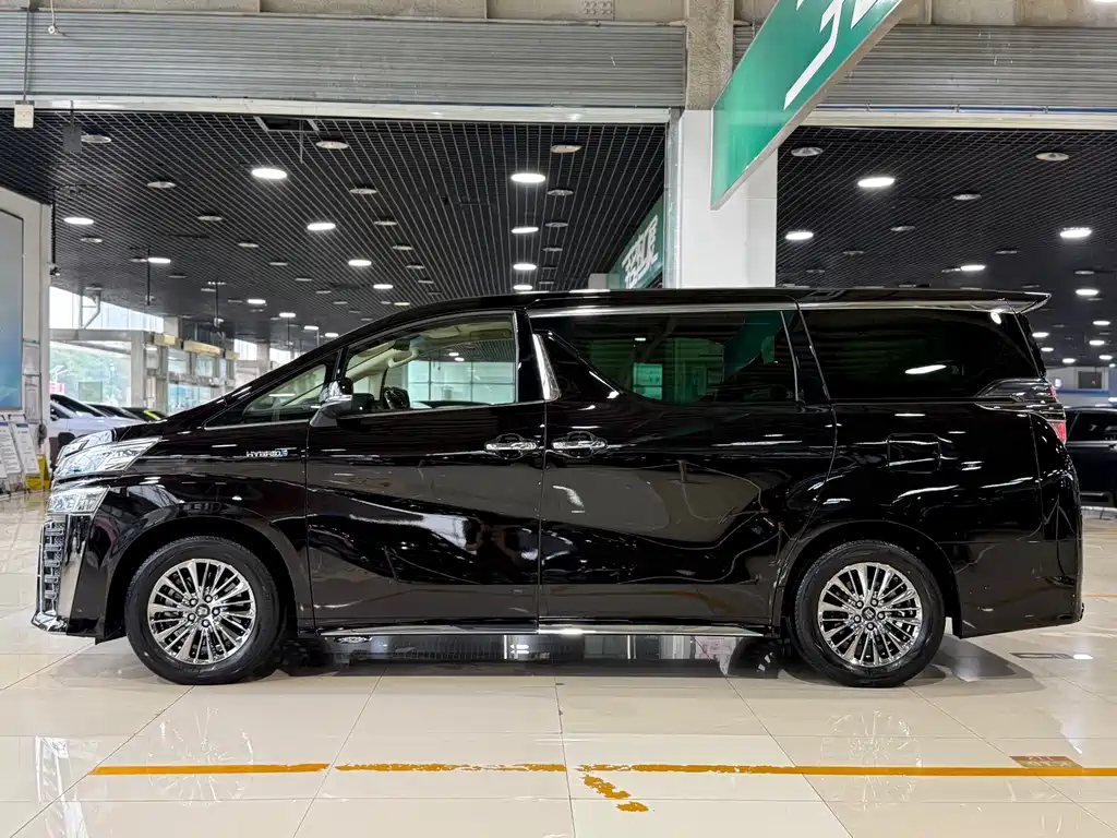 Toyota Vellfire — фото 24