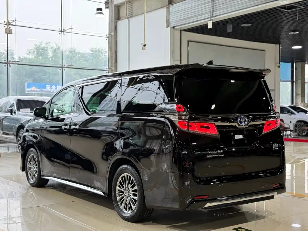 Toyota Vellfire — фото 26