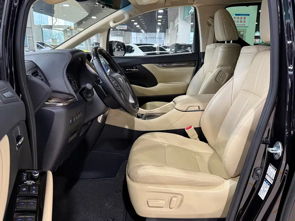 Toyota Vellfire — фото 4
