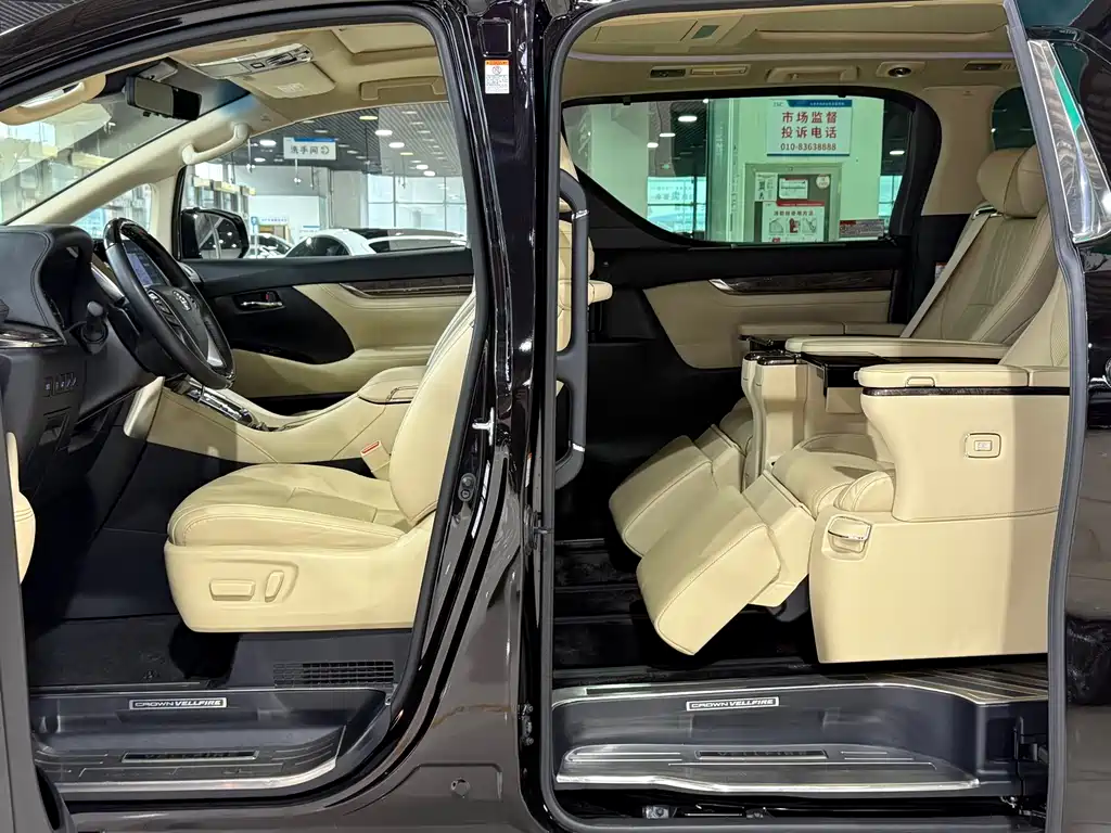 Toyota Vellfire — фото 6