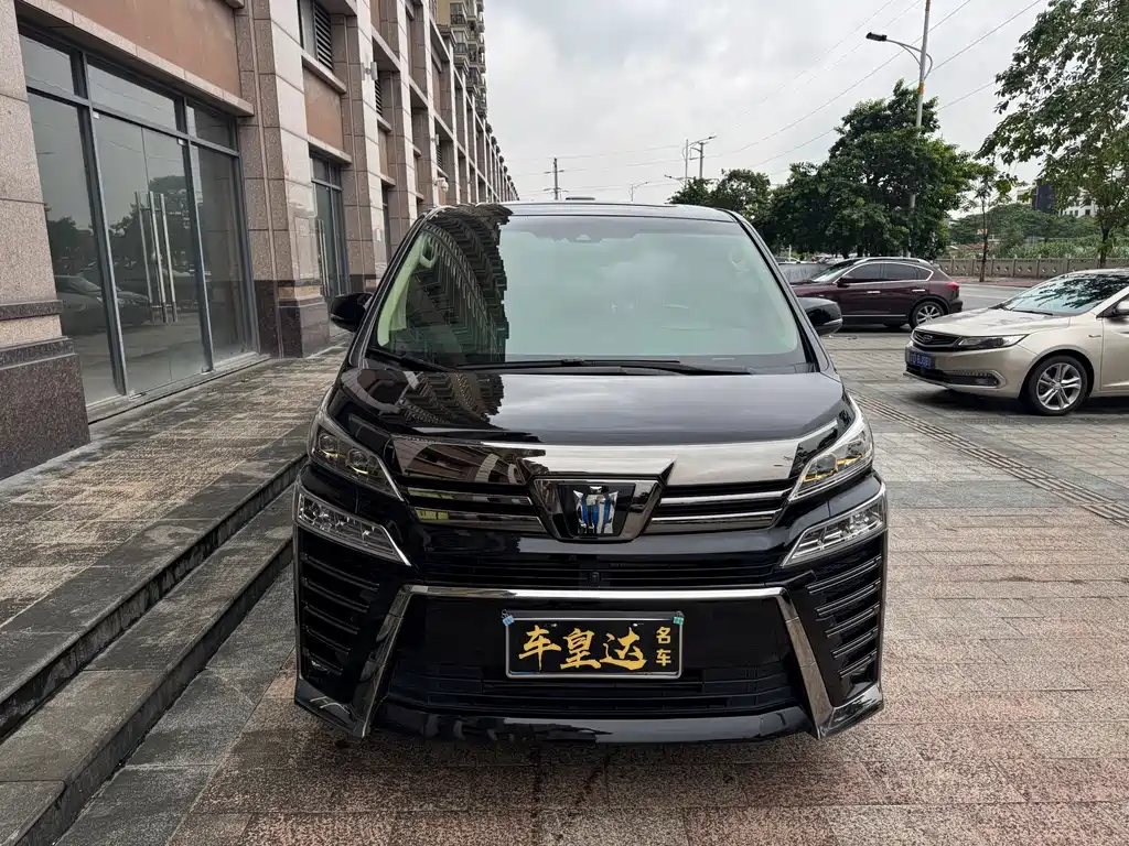 Toyota Vellfire — фото 2