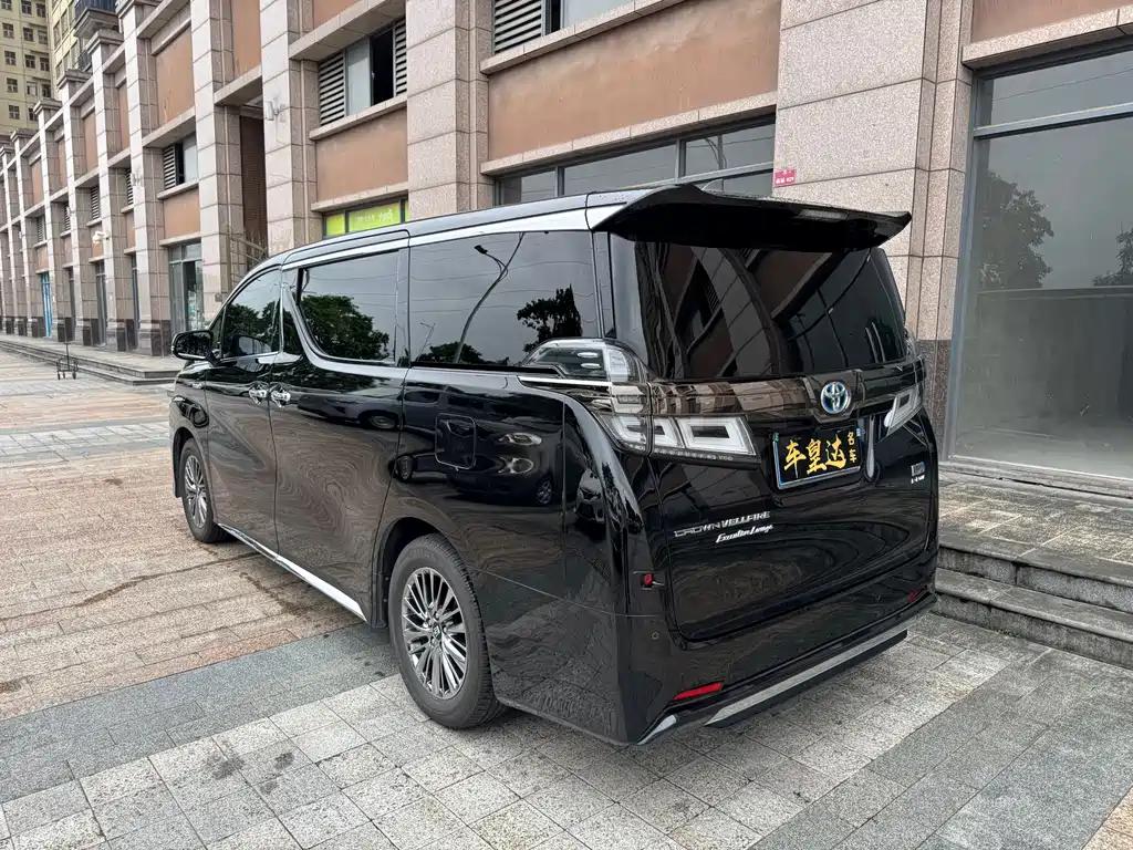 Toyota Vellfire — фото 3