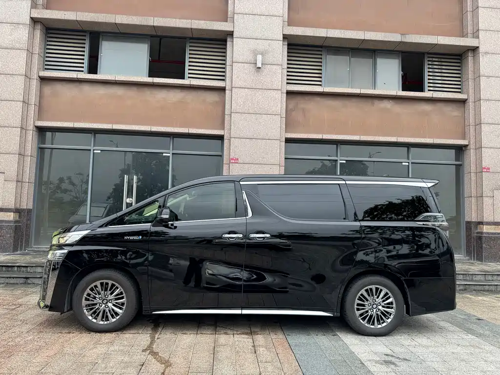 Toyota Vellfire — фото 4