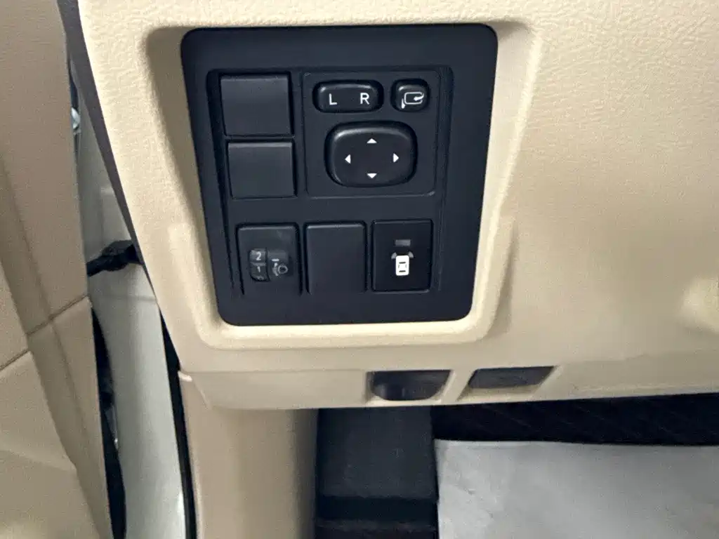 Toyota Prado (Import) — фото 17