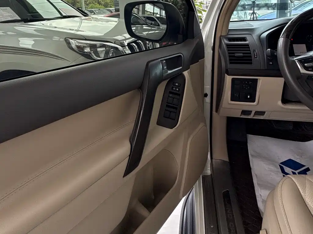 Toyota Prado (Import) — фото 10