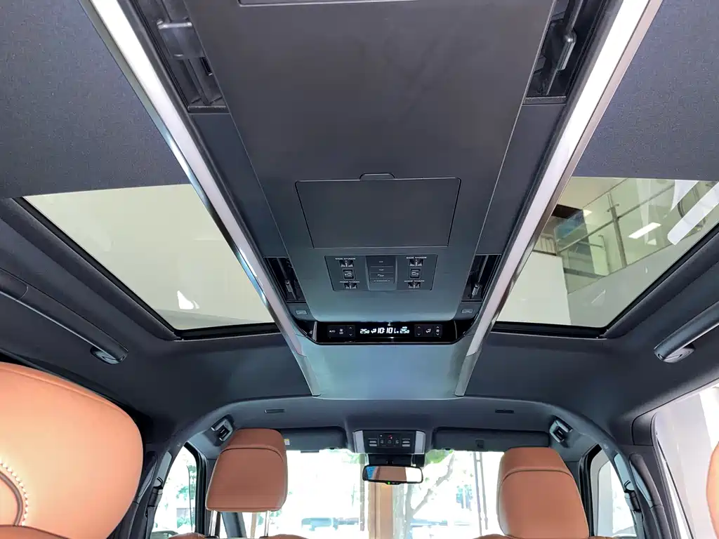 Toyota Vellfire — фото 11